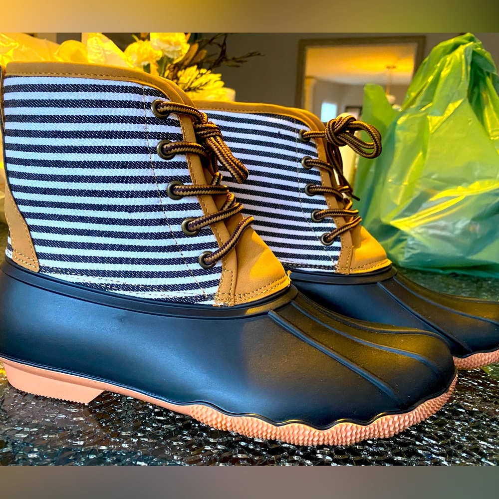 Woman’s duck boot